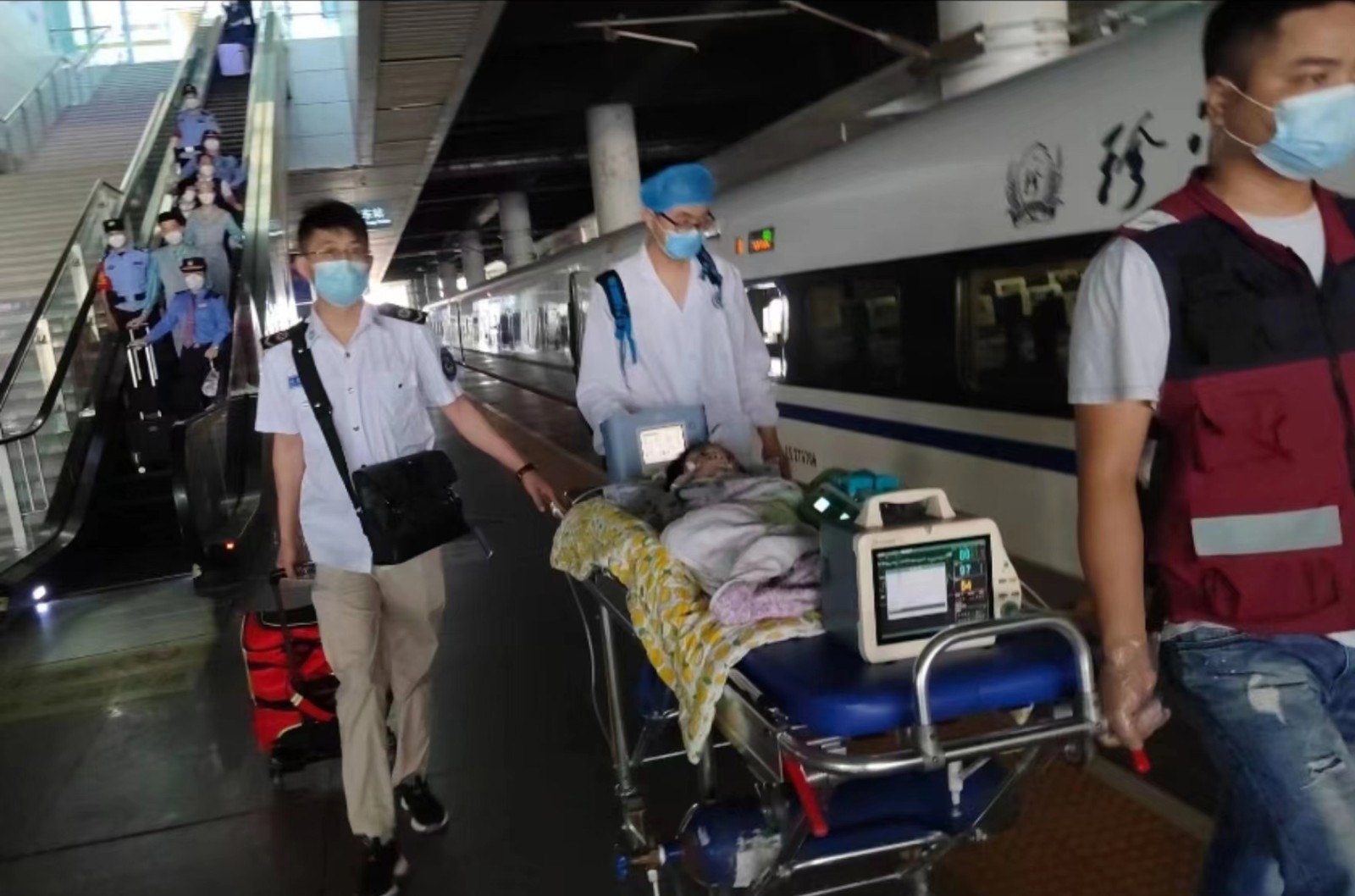 广宁县高铁转运公司